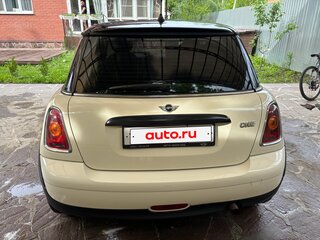 2010 Mini Hatch One II (R56) Рестайлинг, белый, 950000 рублей, вид 3