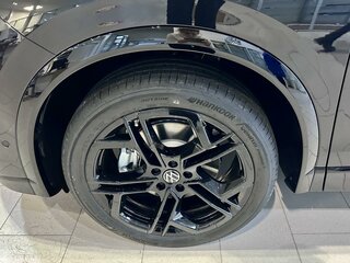 2026 Volkswagen Tiguan L Pro III (China Market), чёрный, 5595000 рублей, вид 5