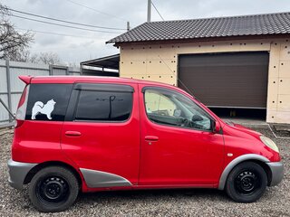 2000 Toyota FunCargo, красный, 550000 рублей, вид 5