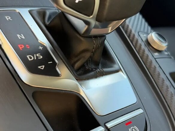 2019 Audi A4 V (B9), чёрный, 1990000 рублей - вид 10