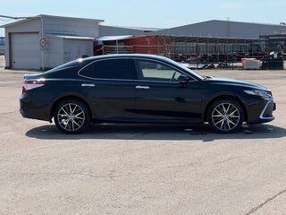 2023 Toyota Camry VIII (XV70) Рестайлинг, чёрный, 3290000 рублей, вид 2