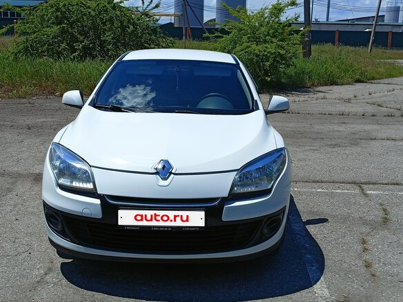 2013 Renault Megane III Рестайлинг, белый, 850000 рублей - вид 1