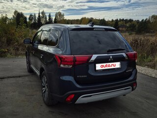 2019 Mitsubishi Outlander III Рестайлинг 3, синий, 2970000 рублей, вид 3