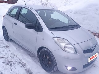 2008 Toyota Yaris II, серебристый, 580000 рублей, вид 4