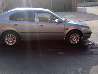 2002 Skoda Octavia I (A4) Рестайлинг, серый, 240000 рублей, вид 2