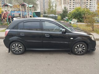 2010 Kia Rio II Рестайлинг, чёрный, 350000 рублей, вид 4
