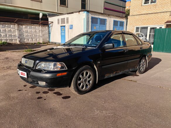 2002 Volvo S40 I Рестайлинг, чёрный, 295000 рублей - вид 1