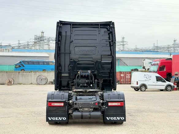 2026 Volvo FH, чёрный, 19500000 рублей - вид 9