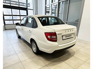 2026 Lada (ВАЗ) Granta I Рестайлинг, белый, 982000 рублей, вид 4