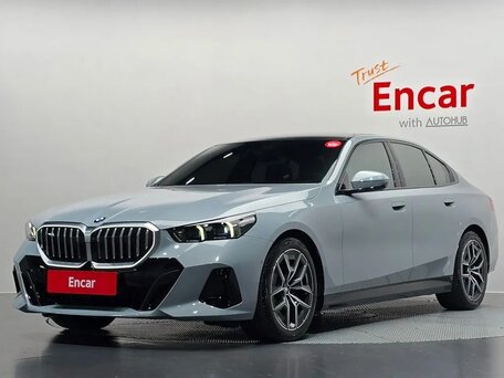 2026 BMW 5 серии 523d xDrive VIII (G60/G61/G68), серый, 9422000 рублей, вид 1