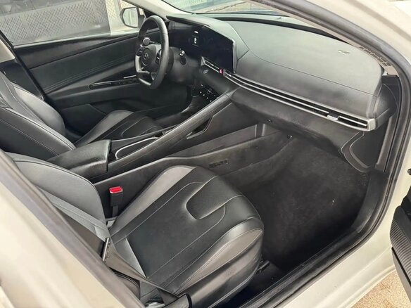2022 Hyundai Elantra VII (CN7), белый, 1700000 рублей - вид 10