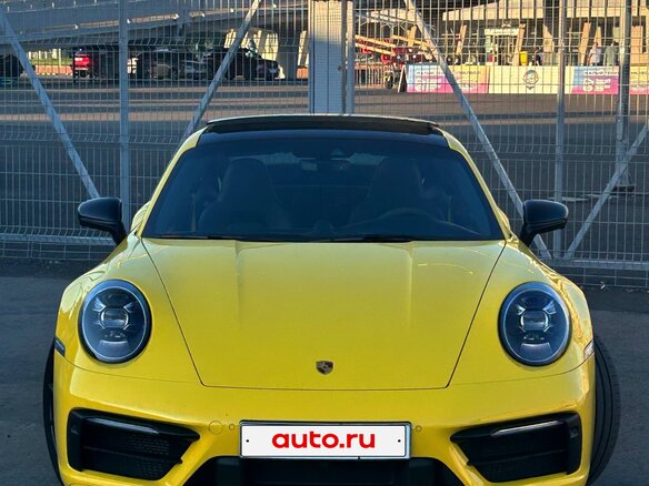 2021 Porsche 911 Carrera 4S VIII (992), жёлтый, 17000000 рублей - вид 1