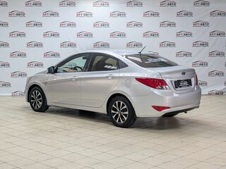 2016 Hyundai Solaris I Рестайлинг, серебристый, 749000 рублей, вид 4