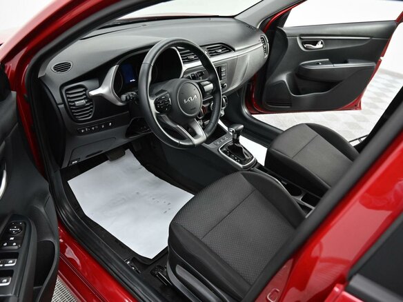 2021 Kia Rio IV Рестайлинг, красный, 1265000 рублей - вид 5