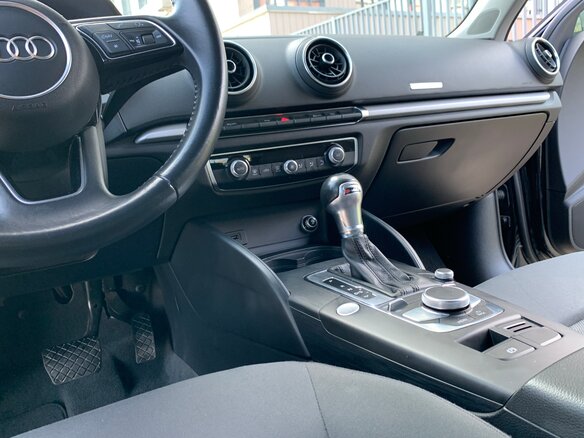2019 Audi A3 III (8V) Рестайлинг, чёрный, 1320000 рублей - вид 20