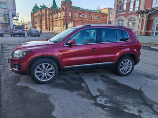 2012 Volkswagen Tiguan I Рестайлинг, красный, 1590000 рублей, вид 3
