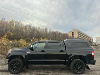 2015 Toyota Tundra CrewMax II Рестайлинг, чёрный, 7899000 рублей, вид 4