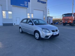 2010 Kia Rio II Рестайлинг, серебристый, 449000 рублей, вид 3