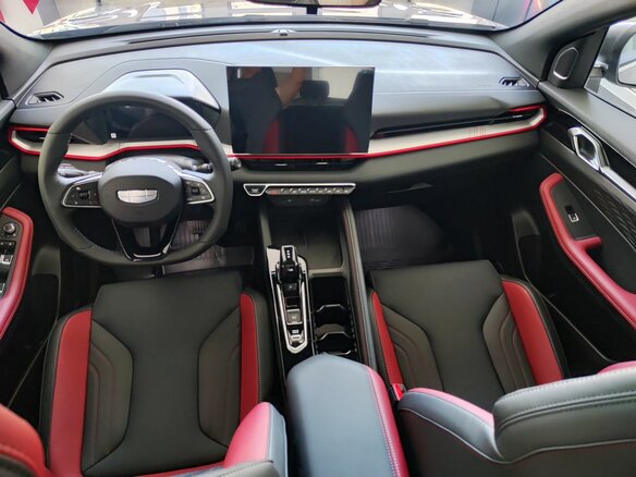 2026 Geely Coolray I Рестайлинг 2, фиолетовый - вид 2