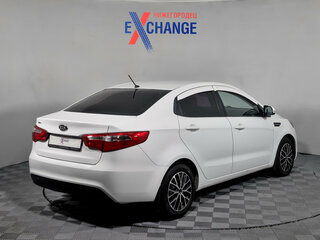 2014 Kia Rio 4-speed III, белый, 814000 рублей, вид 4