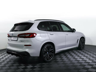 2018 BMW X5 50i IV (G05/G18), белый, 5296000 рублей, вид 5
