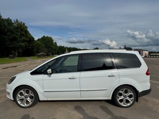 2011 Ford Galaxy II Рестайлинг, белый, 880000 рублей, вид 4