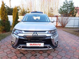2021 Mitsubishi Outlander III Рестайлинг 3, серый, 2390000 рублей, вид 2