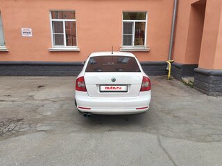 2012 Skoda Octavia II (A5) Рестайлинг, белый, 775000 рублей, вид 4