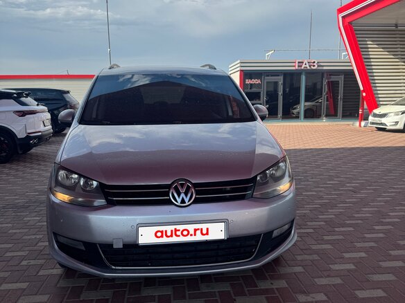 2010 Volkswagen Sharan II, серебристый, 1150000 рублей