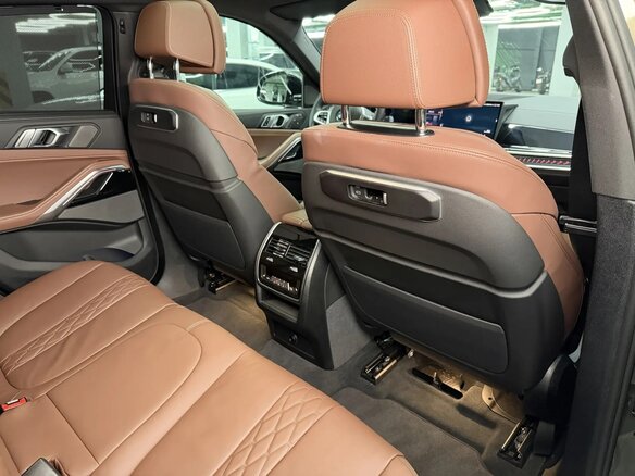 2025 BMW X6 40i III (G06) Рестайлинг, серый, 15850000 рублей - вид 18
