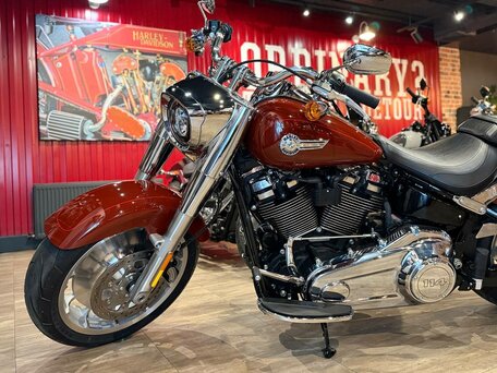 2024 Harley-Davidson Fat Boy, красный, 3400000 рублей, вид 3