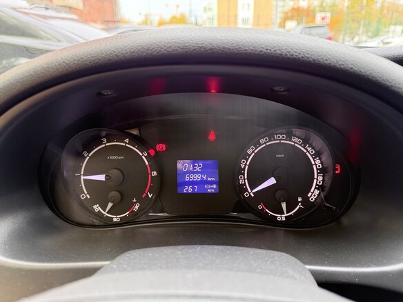2014 Lada (ВАЗ) Priora I Рестайлинг, серебристый, 700000 рублей - вид 9