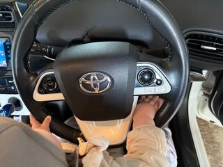 2018 Toyota Prius IV (XW50), белый, 1900000 рублей, вид 4