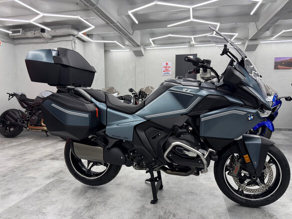 2025 BMW R 1300 RT, зелёный - вид 8