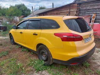 2016 Ford Focus III Рестайлинг, жёлтый, 455000 рублей, вид 2