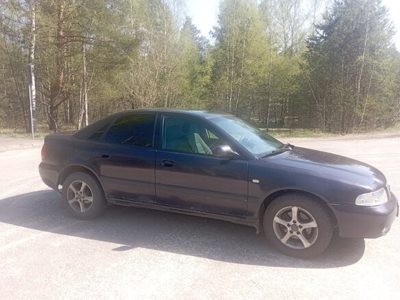 1999 Audi A4 I (B5) Рестайлинг, синий, 500000 рублей - вид 7