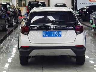 2022 Toyota Yaris L XP150 Рестайлинг, белый, 1285000 рублей, вид 4