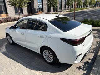 2017 Kia Rio IV, белый, 1350000 рублей, вид 4