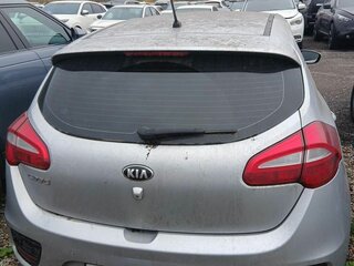 2016 Kia Ceed II Рестайлинг, серебристый, 900000 рублей, вид 3