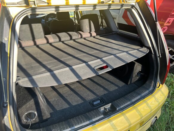2002 Mitsubishi Lancer Cedia IX, жёлтый, 600000 рублей - вид 12