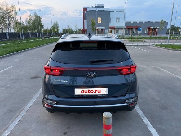 2021 Kia Sportage IV Рестайлинг, синий, 2490000 рублей - вид 4