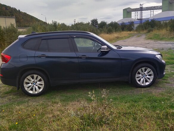 2013 BMW X1 20i I (E84) Рестайлинг, синий, 1170000 рублей - вид 2