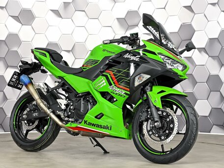2024 Kawasaki Ninja 400, зелёный, 677000 рублей, вид 1