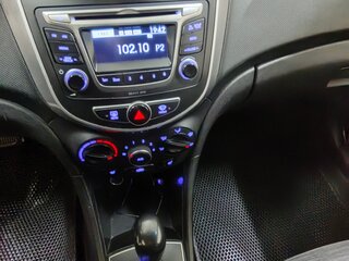 2015 Hyundai Solaris I Рестайлинг, белый, 800000 рублей, вид 5