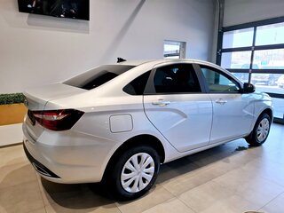 2026 Lada (ВАЗ) Vesta I Рестайлинг (NG), серебристый, 1738000 рублей, вид 2
