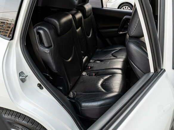 2010 Toyota RAV4 III (XA30), белый - вид 6