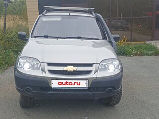 2013 Chevrolet Niva I Рестайлинг, серый, 550000 рублей, вид 2