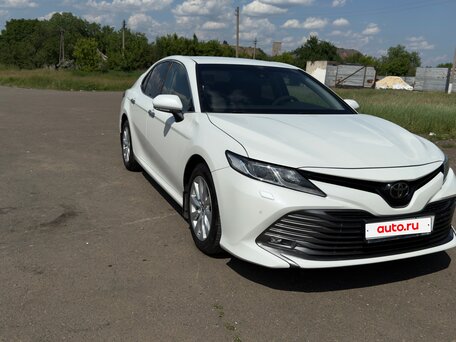 2019 Toyota Camry VIII (XV70), белый, 2800000 рублей, вид 2