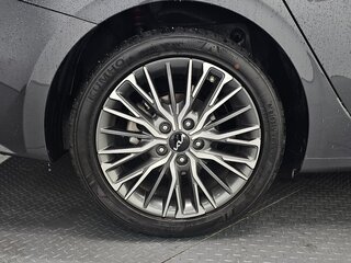 2023 Kia K3 II Рестайлинг, серый, 1710000 рублей, вид 5