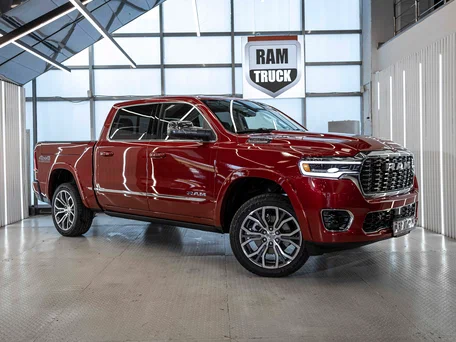 2026 Ram 1500 Crew Cab V Рестайлинг, красный, 11485801 рублей, вид 1